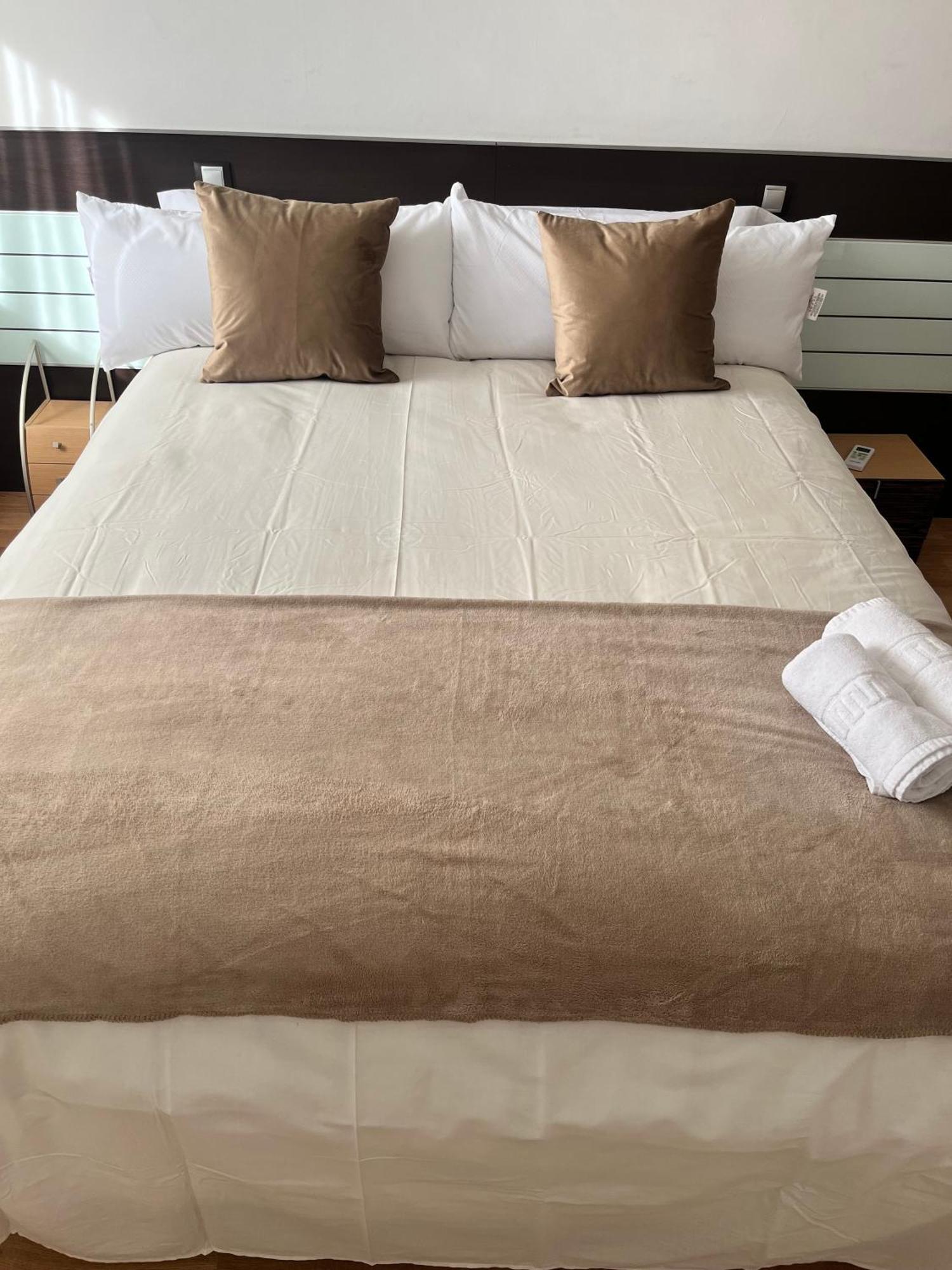 Apartamento En Zaragoza3 Luaran gambar